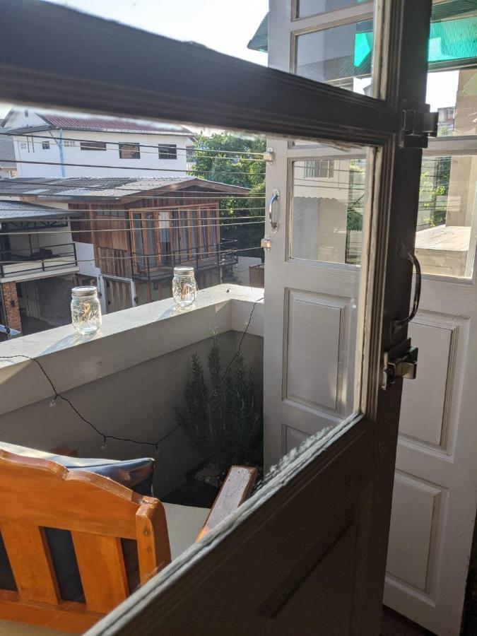 Funky Monkey Cnx - Guesthouse Chiang Mai Exterior foto