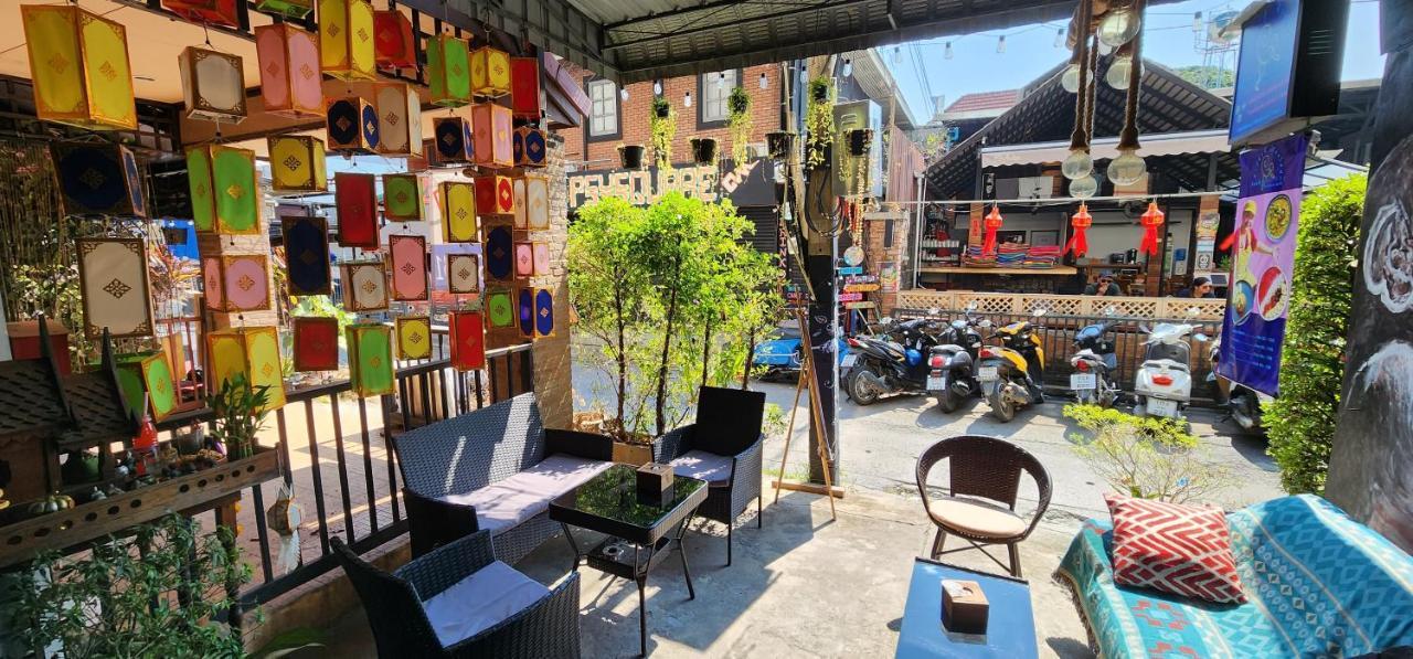 Funky Monkey Cnx - Guesthouse Chiang Mai Exterior foto